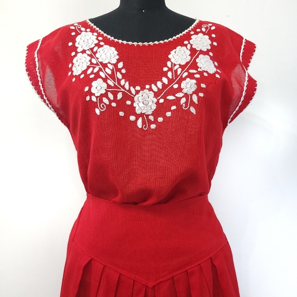 Vintage 1950s Mexican Embroidered Floral Peasant Boho Hippie Skirt Set - Picture 2 of 13